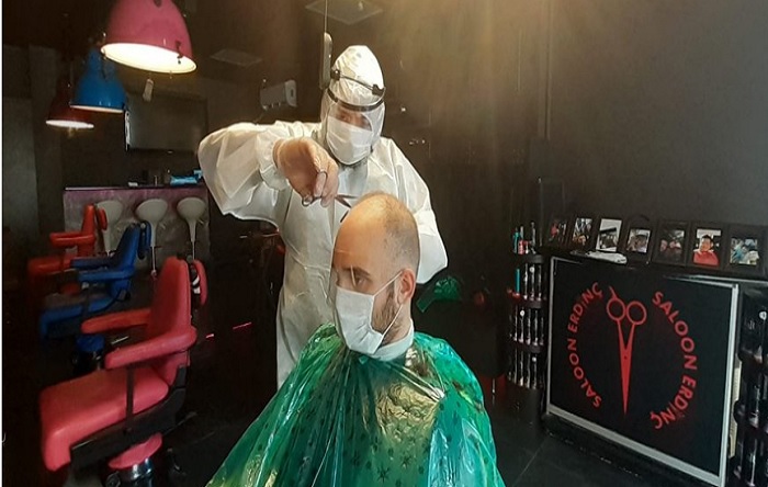 Berber ve kuaförler 50 gün sonra kepenk açtı!