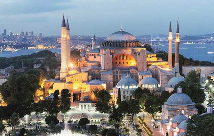 Ayasofya’nın restorasyon ihalesi Erdoğan’ın arkadaşına verildi
