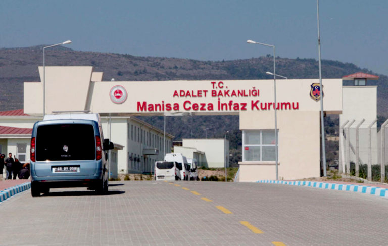 Manisa Cezaevi’nde kitap da yasaklandı!