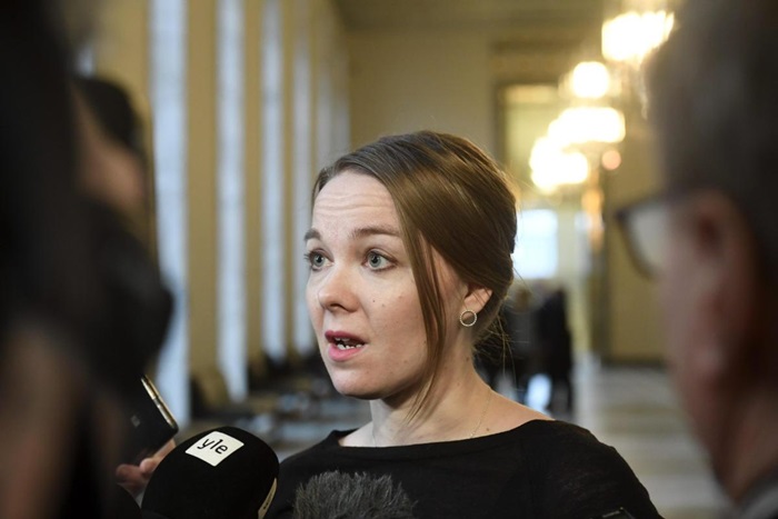 Fin Bakan devlete ödettiği harcamayı bankadan kredi çekerek iade etti