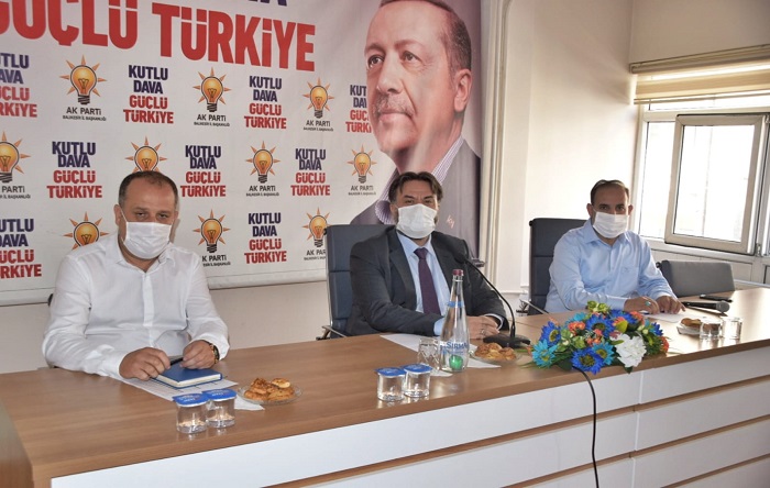 AKP’li 5 ilçe başkanı istifa etti