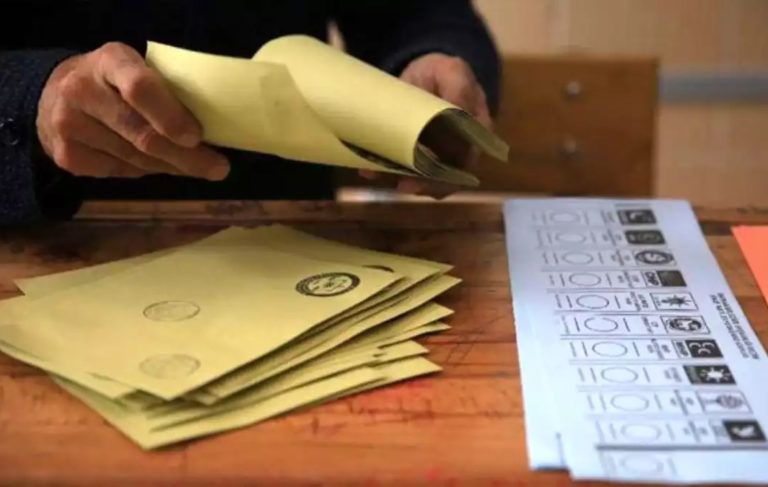 Son anket; CHP birinci parti, Millet İttifakı arayı açıyor