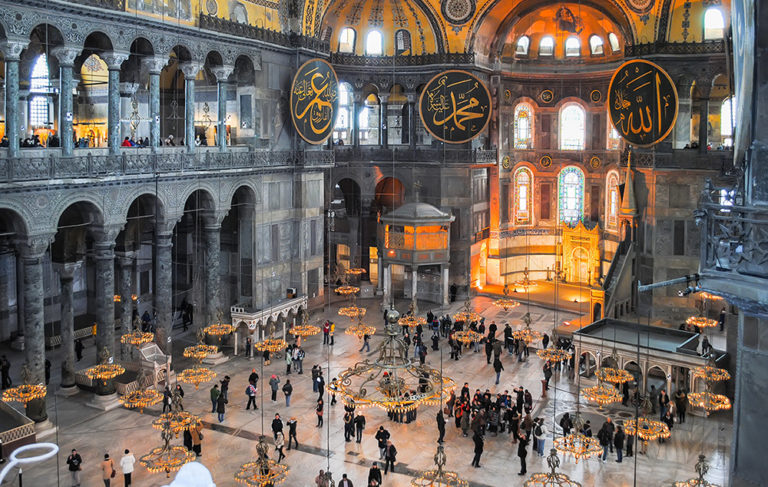 Ayasofya’nin gişe gelirleri 3,9 milyar TL’ye İsviçreli firmaya verilmiş