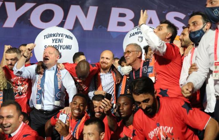 Süper Lig şampiyonu Başakşehir: Bilal Erdoğan sahaya indi