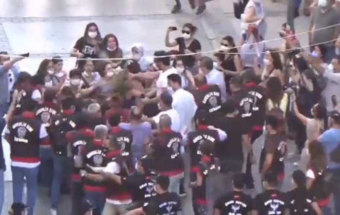 Kadın cinayetini protesto eden kadınlara polis saldırdı: 20 gözaltı