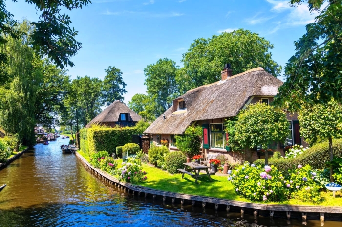 Avrupalı turistlerin yeni gözdesi; Giethoorn Köyü