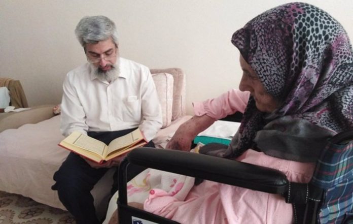 alparslan kuytul ve annesi
