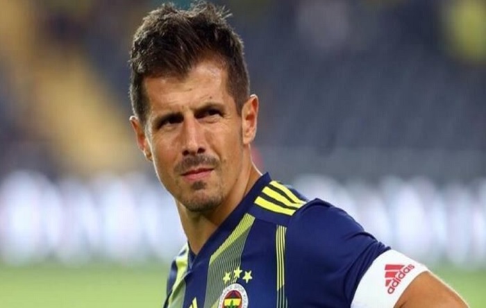 Emre Belözoğlu futbolu bıraktı