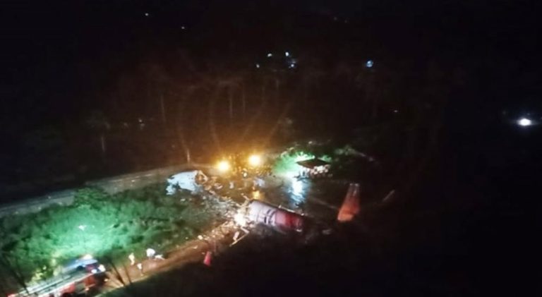 Hindistan’da yolcu uçağı ikiye bölündü! 16 kişi öldü, 123 kişi yaralandı