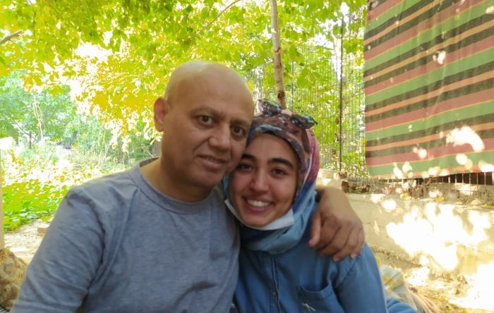 Cezaevinde pankreas kanseri olan gazeteci Mevlüt Öztaş’ın durumu ağırlaştı, kızı babası için dua istedi