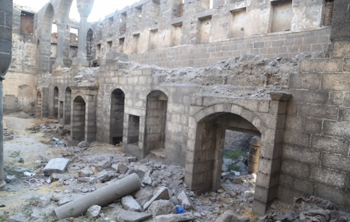 Diyarbakır’daki Surp Sarkis Kilisesi’nin taşlarını çaldılar
