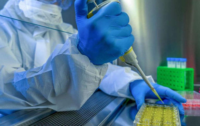 AB, 200 milyon doz Kovid-19 aşısı için Pfizer ile anlaştı