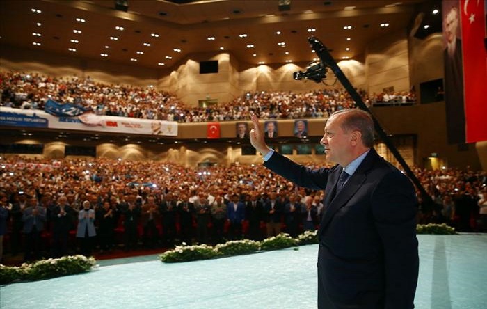 İstanbul’daki pandemi yasakları AKP’nin ‘100 bin üye’ buluşması için ertelendi