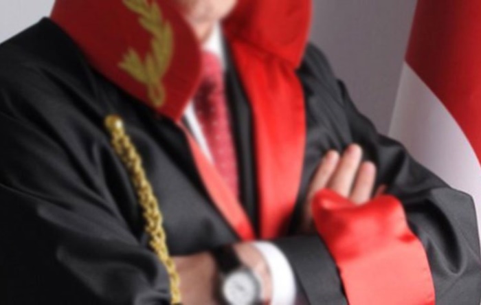 Hakim otel odasında ölü bulundu
