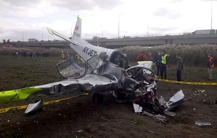 Büyükçekmece’de eğitim uçağı düştü