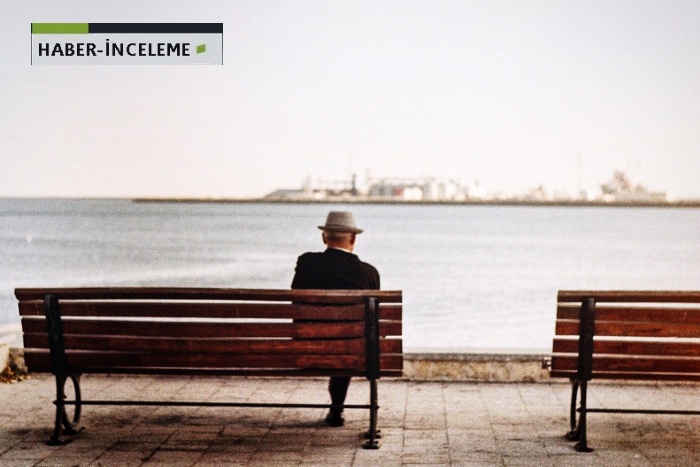 Emekli maaşı pul oldu!