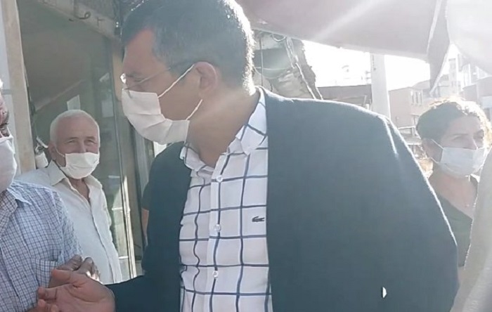 CHP’li Özgür Özel, KHK’lı öğretmeni suçunu bile sormadan yaftaladı