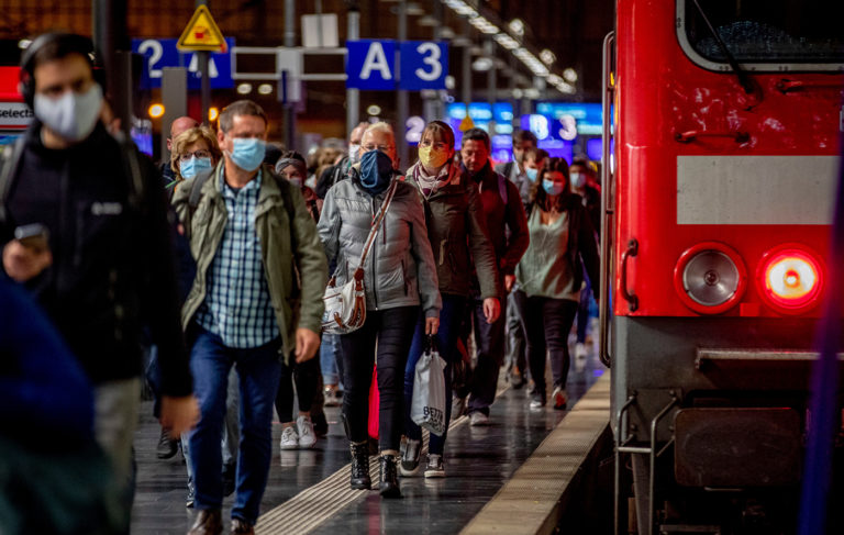 Dünya Sağlık Örgütü’nden virüs uyarısı: Avrupa’yı zorlu bir 6 ay daha bekliyor