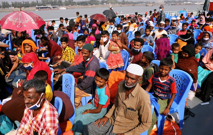 Bangladeş, 1.400 Arakanlı Müslümanı daha ‘ıssız adaya’ sevk etti