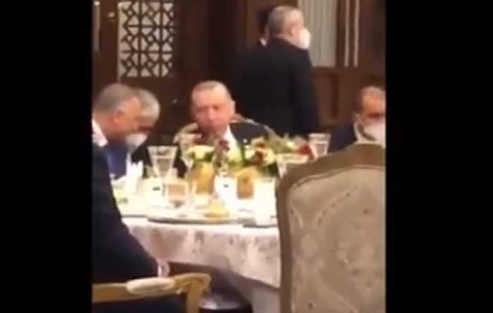 Vatandaşa kuru ekmek, Irak Başbakanı’na Saray’da müzikli ziyafet