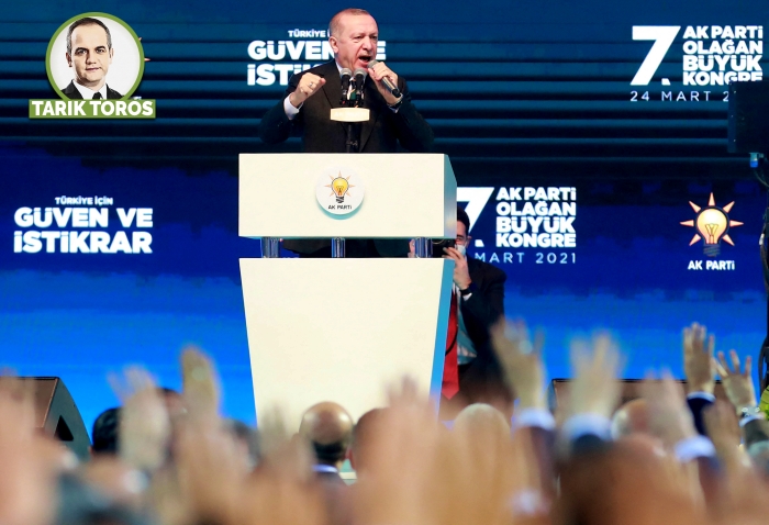 Erdoğan başına gelmekte olanı görüyor