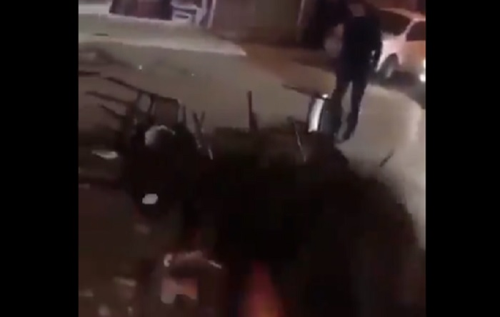 Adana’da ceza kesilen lokantacı, masa ve sandalyeleri sokağa fırlattı
