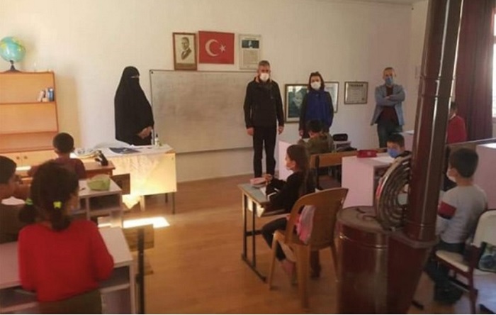 Antalya’da imamın eşinin çarşafla derse girmesine ilişkin soruşturma açıldı