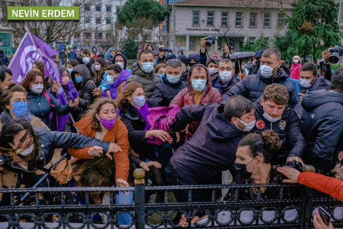 Erkekler için dizayn edilen Türkiye’de kadınlar