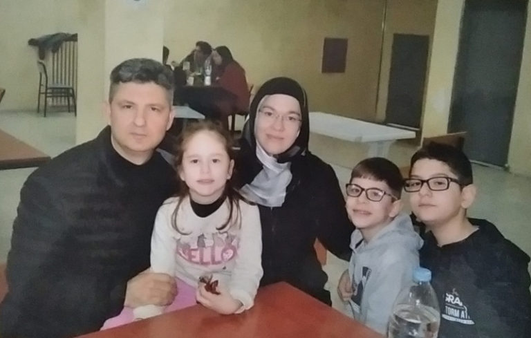 Baba 6 yıldır tutukluydu, anneleri de hapsedildi