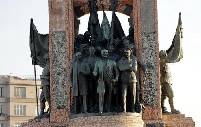 taksim cumhuriyet anıtı