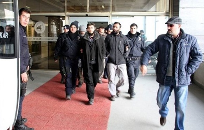 MİT’in bilgilendirmesi üzerine operasyon yapan polisler kumpastan yargılandı