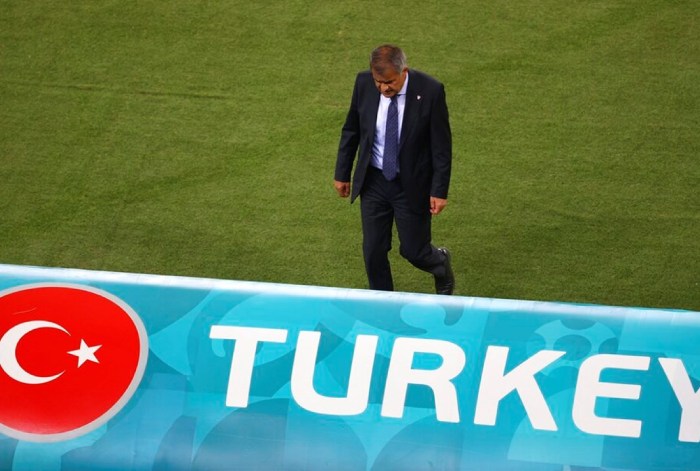 Şenol Güneş kariyerinde ilki yaşadı!