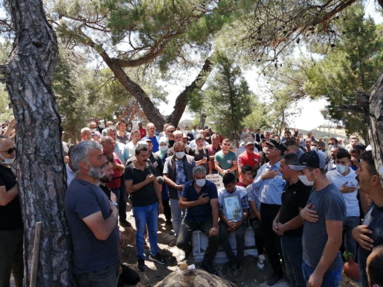 Cenazede isyan: Hak istedik hak, yeter ulan yeter!