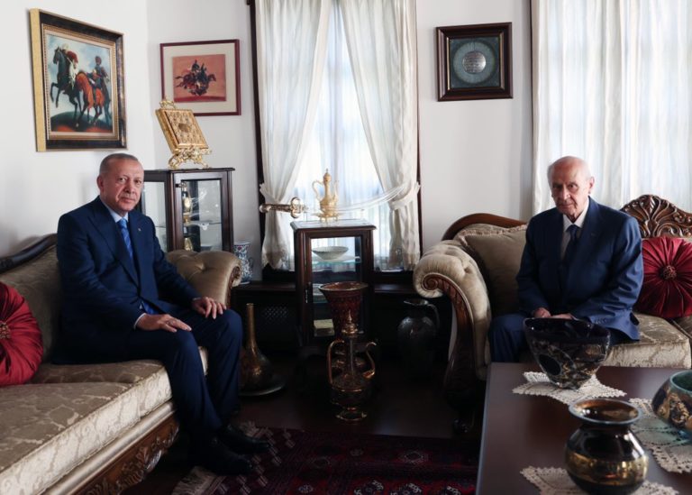 YAŞ toplantısı sonrası Erdoğan’dan Bahçeli’ye ev ziyareti