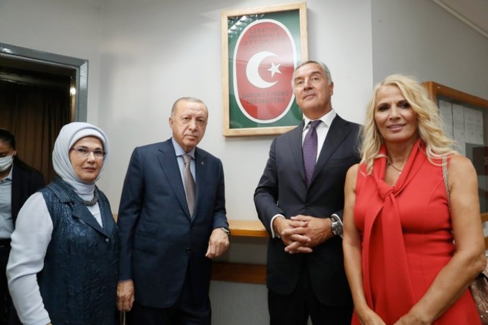 ”Erdoğan rahatsızlandı, Karadağ ziyaretini yarıda kesip Türkiye’ye döndü”