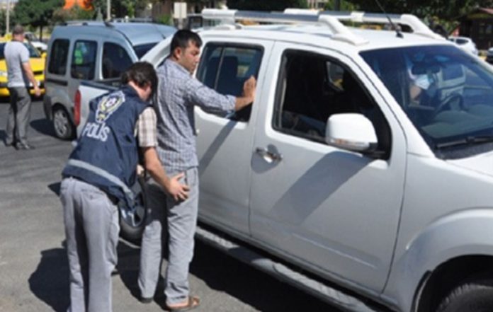 polis üst araması