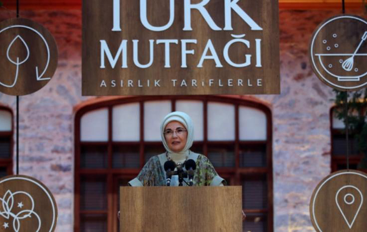 Turizm Bakanlığı’ndan kitap açıklaması; maliyete hiç değinmediler