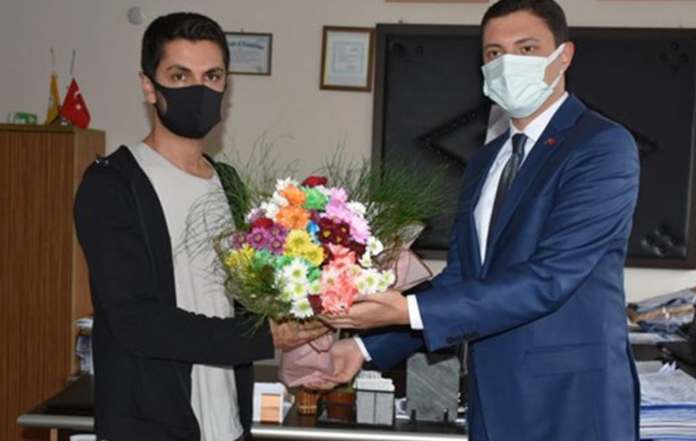 Kaymakam, ‘Haddini bil’ diyerek sınıftan kovduğu öğretmenden özür diledi