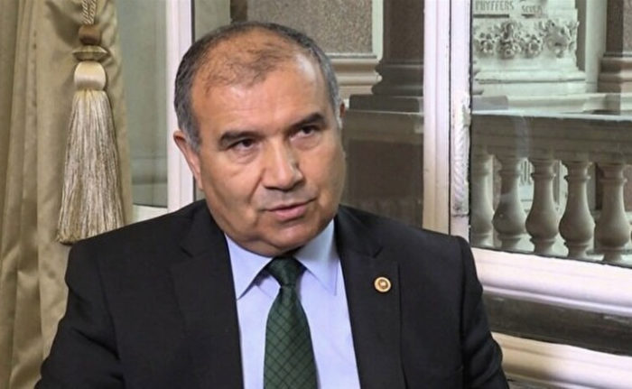 AKP’li eski Bakan Ali Rıza Alaboyun: Çocuğum Erdoğan’ın resmini masadan kaldırıyorsa düşünmemiz lazım