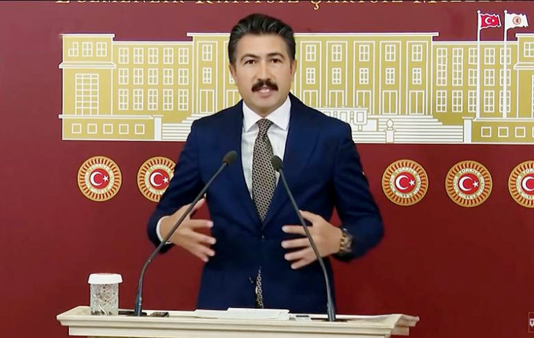 Beklenen oldu, Cahit Özkan görevden alındı