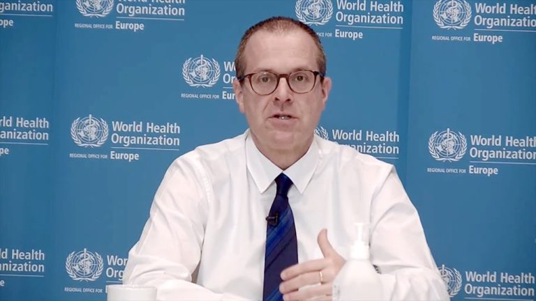 DSÖ Avrupa Direktörü Hans Kluge: ‘Omicron, Avrupa’da pandemiyi bitirecek son dalga olabilir’