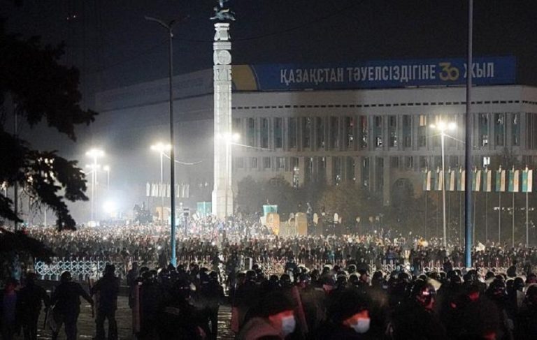 Kazakistan’da akaryakıt zammı protestoları sebebiyle hükümet istifa etti