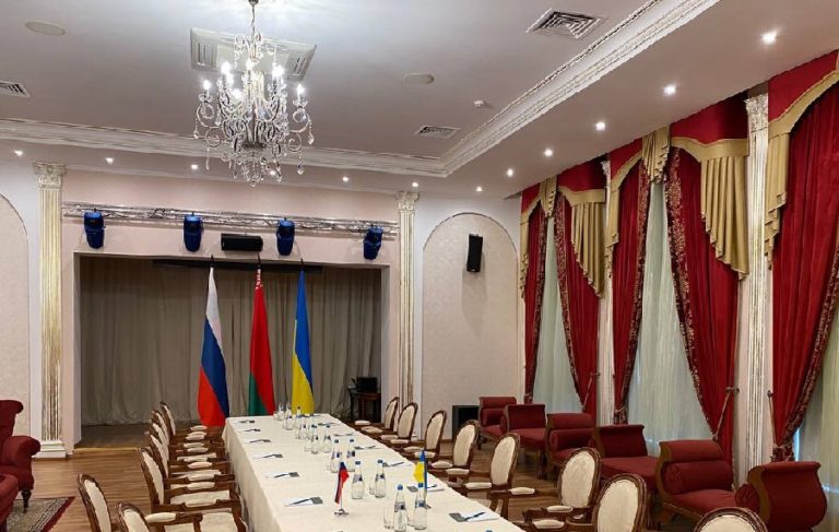 Ukrayna heyeti müzakere için Belarus’ta