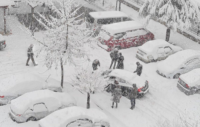 48 saattir elektrik verilemeyen Isparta’da vatandaşlar tepkili: Şehri terk mi edelim?