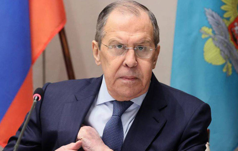 Lavrov’dan Kiev’e: Taleplerimizi yerine getirin, aksi halde  meseleye Rus ordusu karar verecek