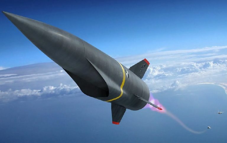 İran: Ses hızından 8 kat daha süratli balistik füze ürettik