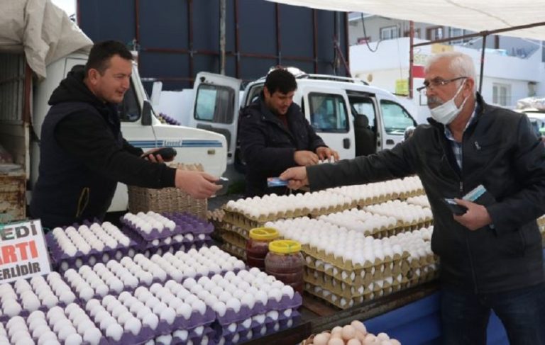 Semt pazarlarında ‘kredi kartı’ ile alışveriş dönemi başladı