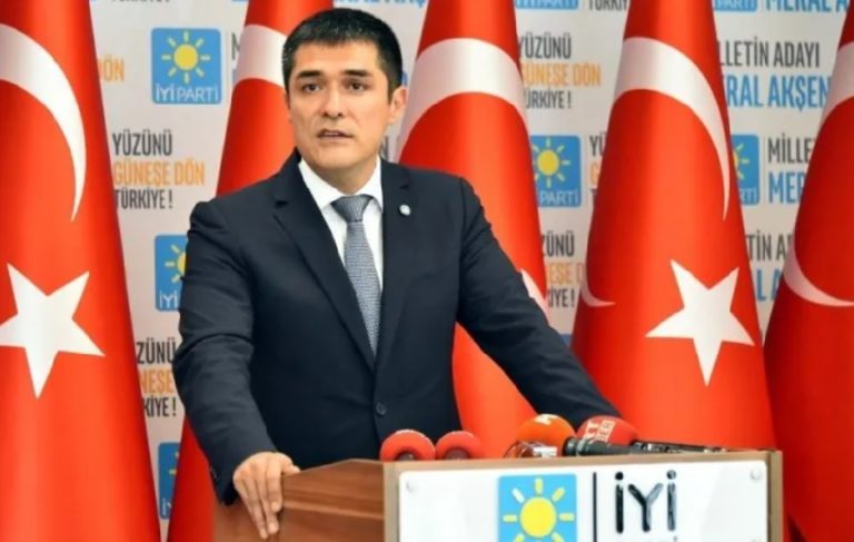 İYİ Parti’de Buğra Kavuncu ve Burak Akburak istifa etti