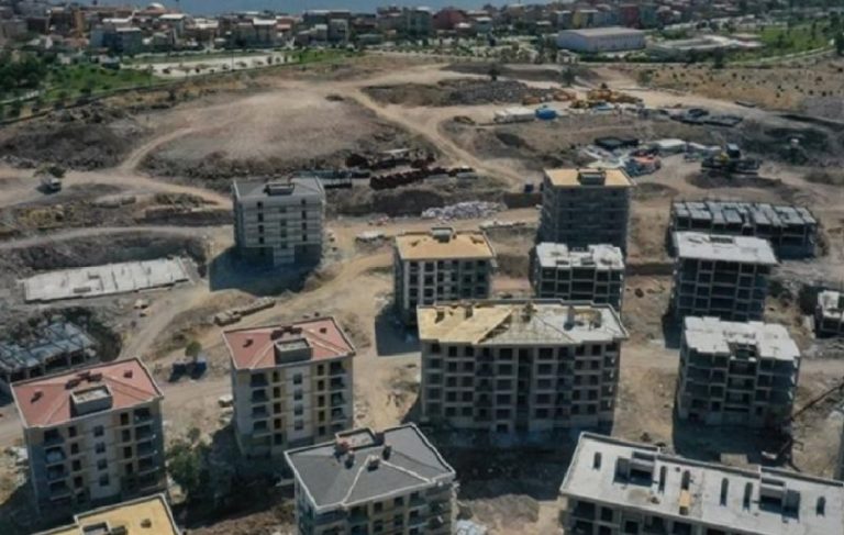TOKİ’nin depremzedelere parayla yaptığı konutlar kusurlu çıktı