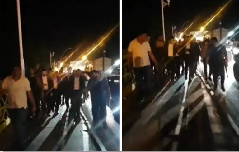 AKP’li Savcı Sayan’dan kalaşnikoflu gövde gösterisi